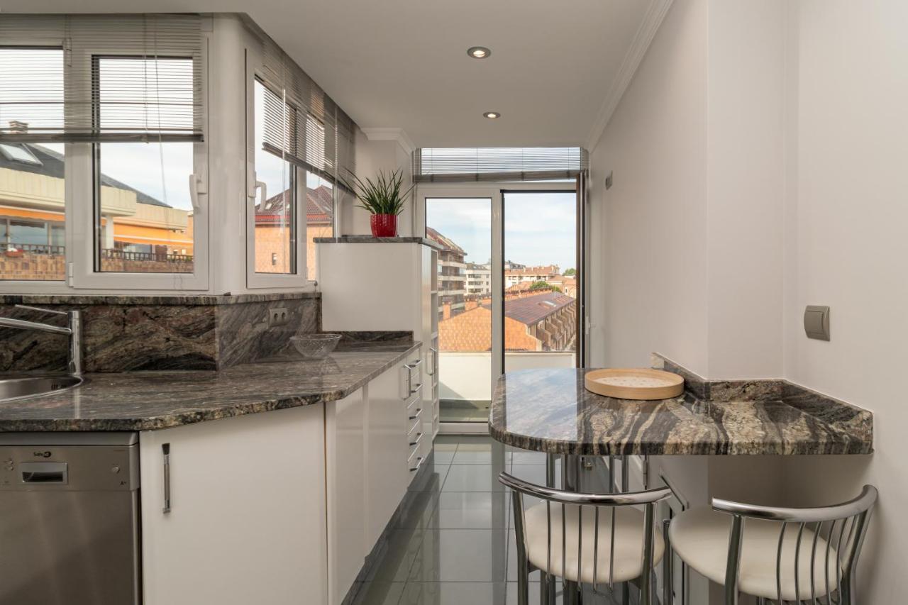 El Balcon De Charles Apartment Santander Bagian luar foto